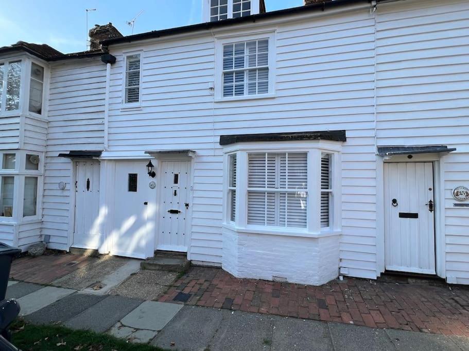 The Cottage, 13 Golden Sq. 坦特登 外观 照片
