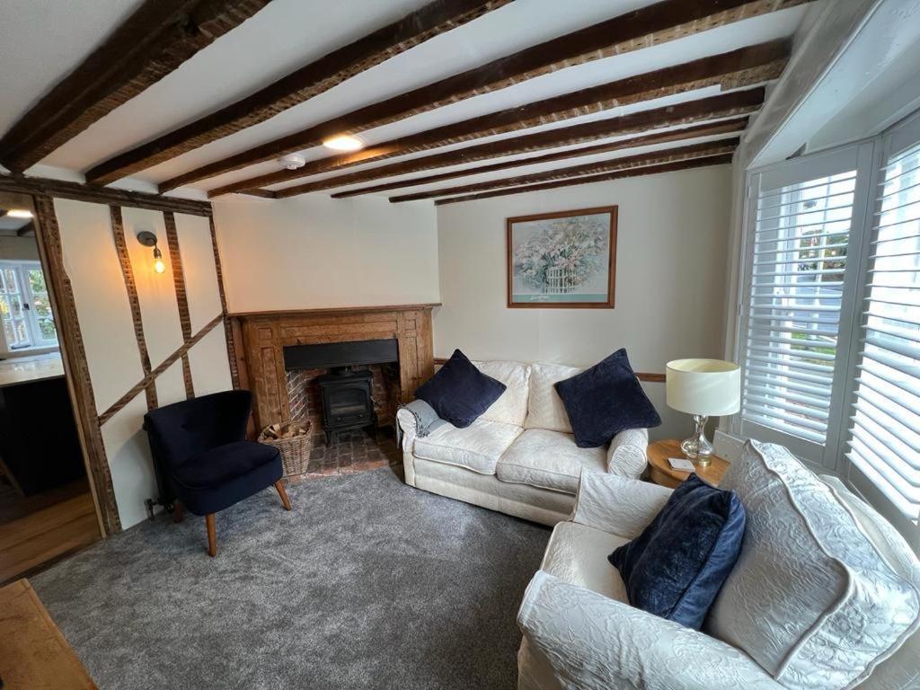 The Cottage, 13 Golden Sq. 坦特登 外观 照片