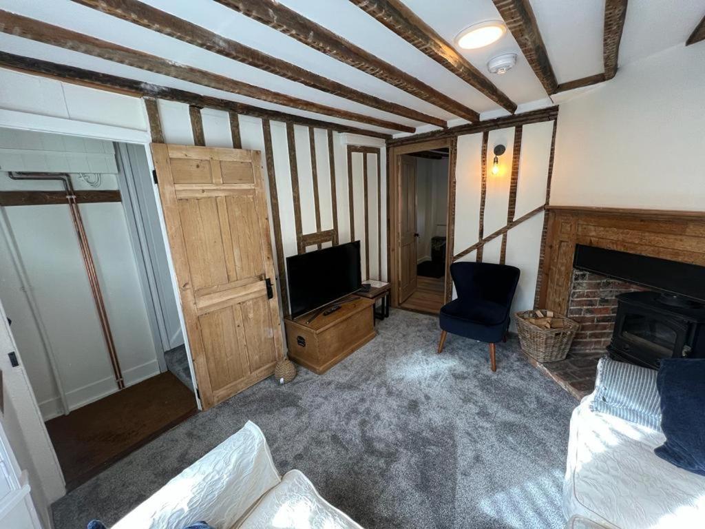 The Cottage, 13 Golden Sq. 坦特登 外观 照片